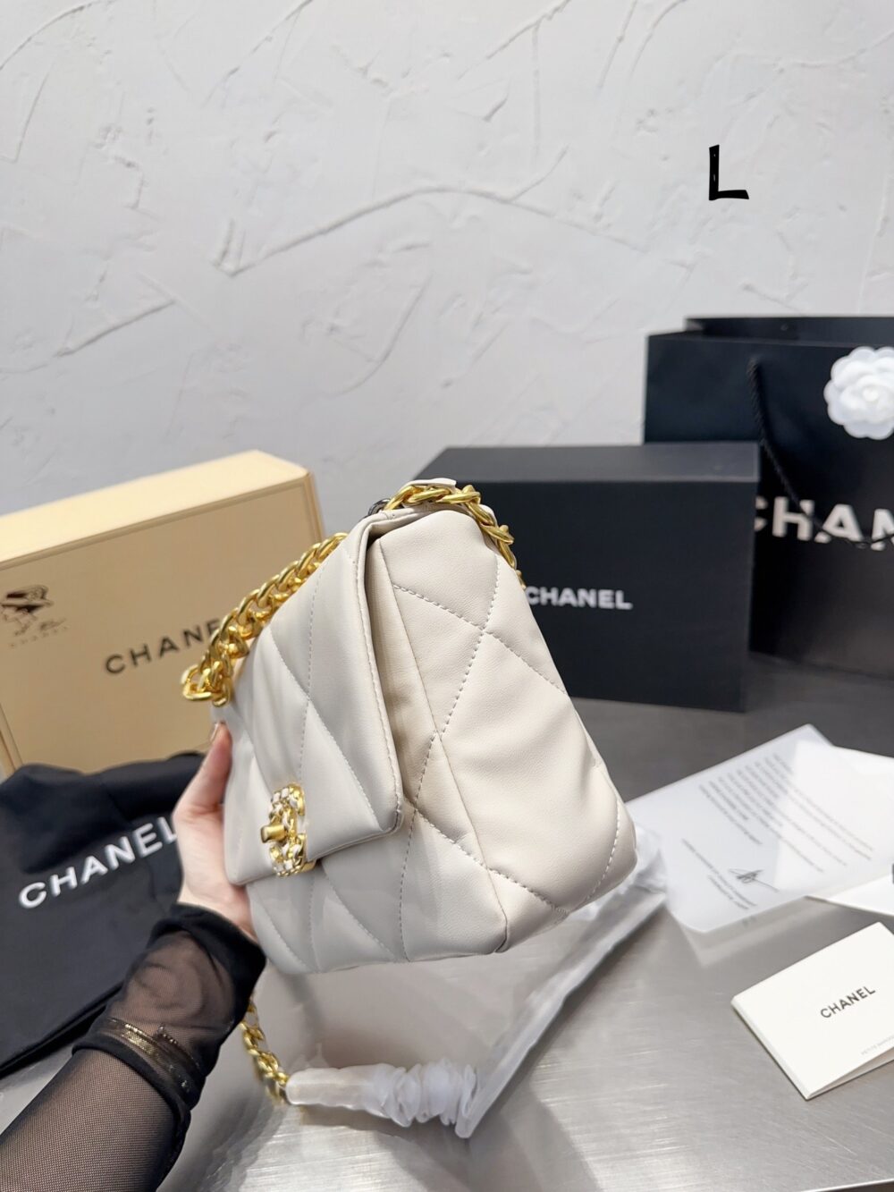 CHANEL 19 FLAP BAG WHITE 32CM - Image 5