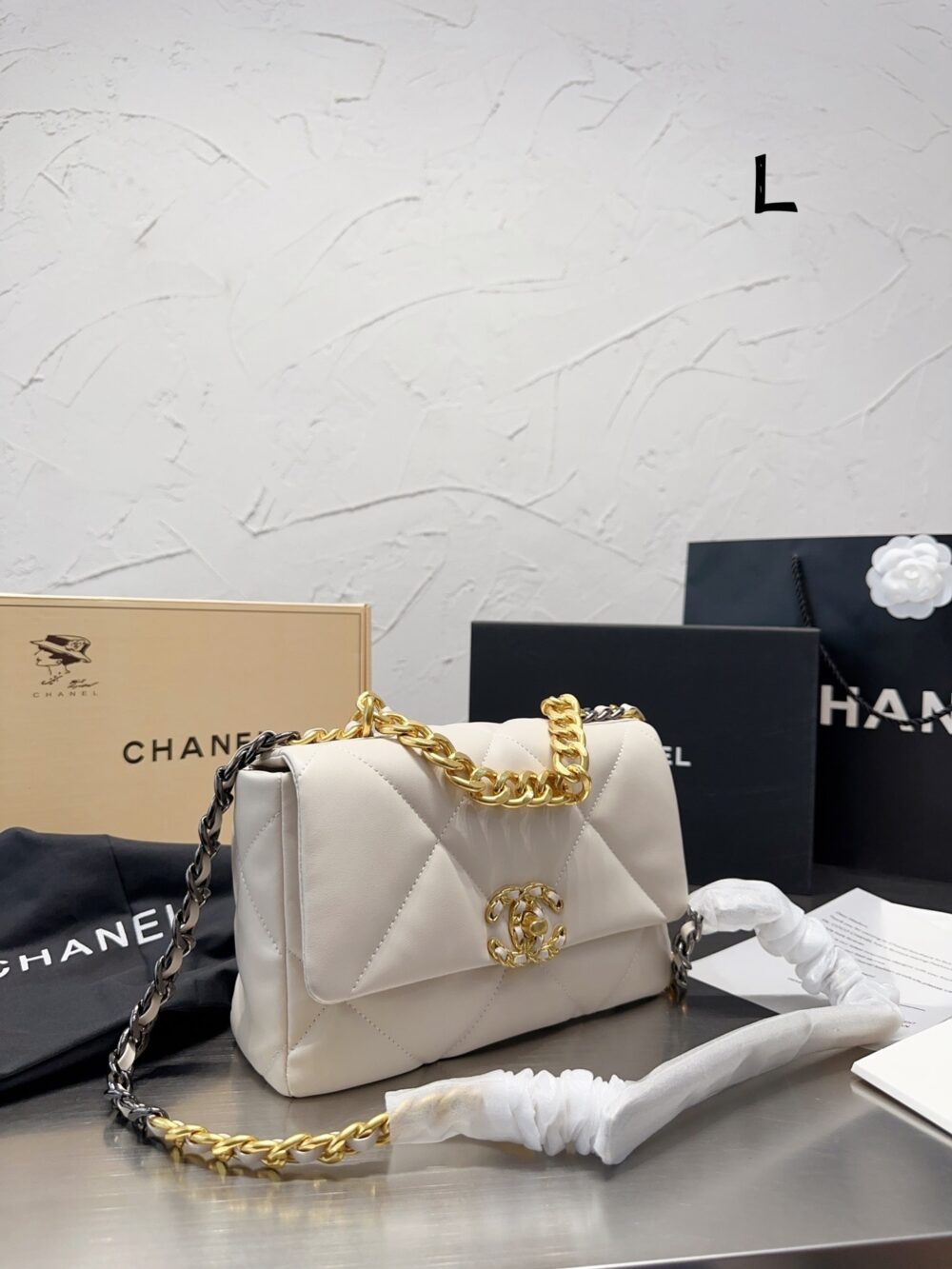 CHANEL 19 FLAP BAG WHITE 32CM - Image 3