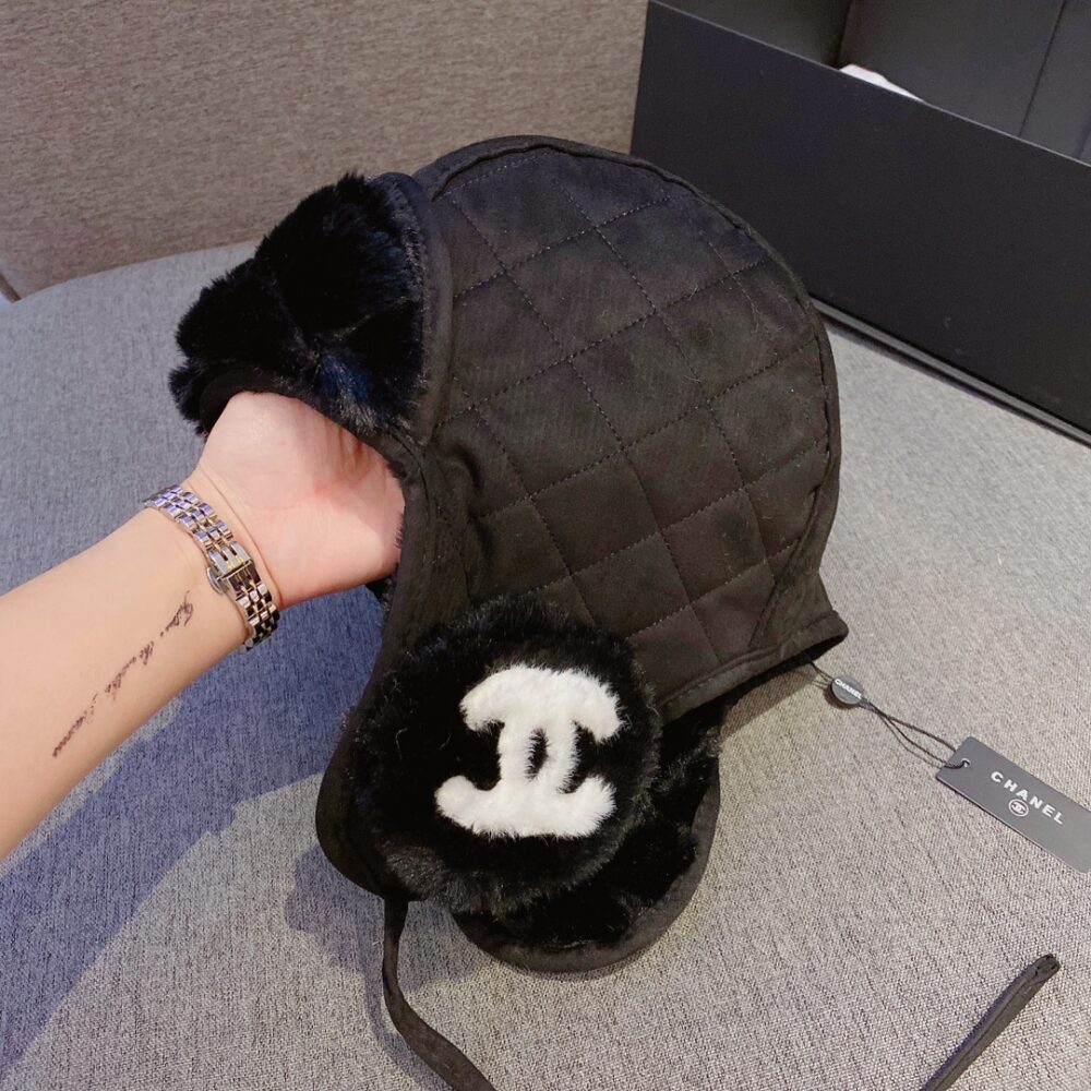 CHANEL SHEEPSKIN AVIATOR SHEARLING HAT BLACK - Image 4