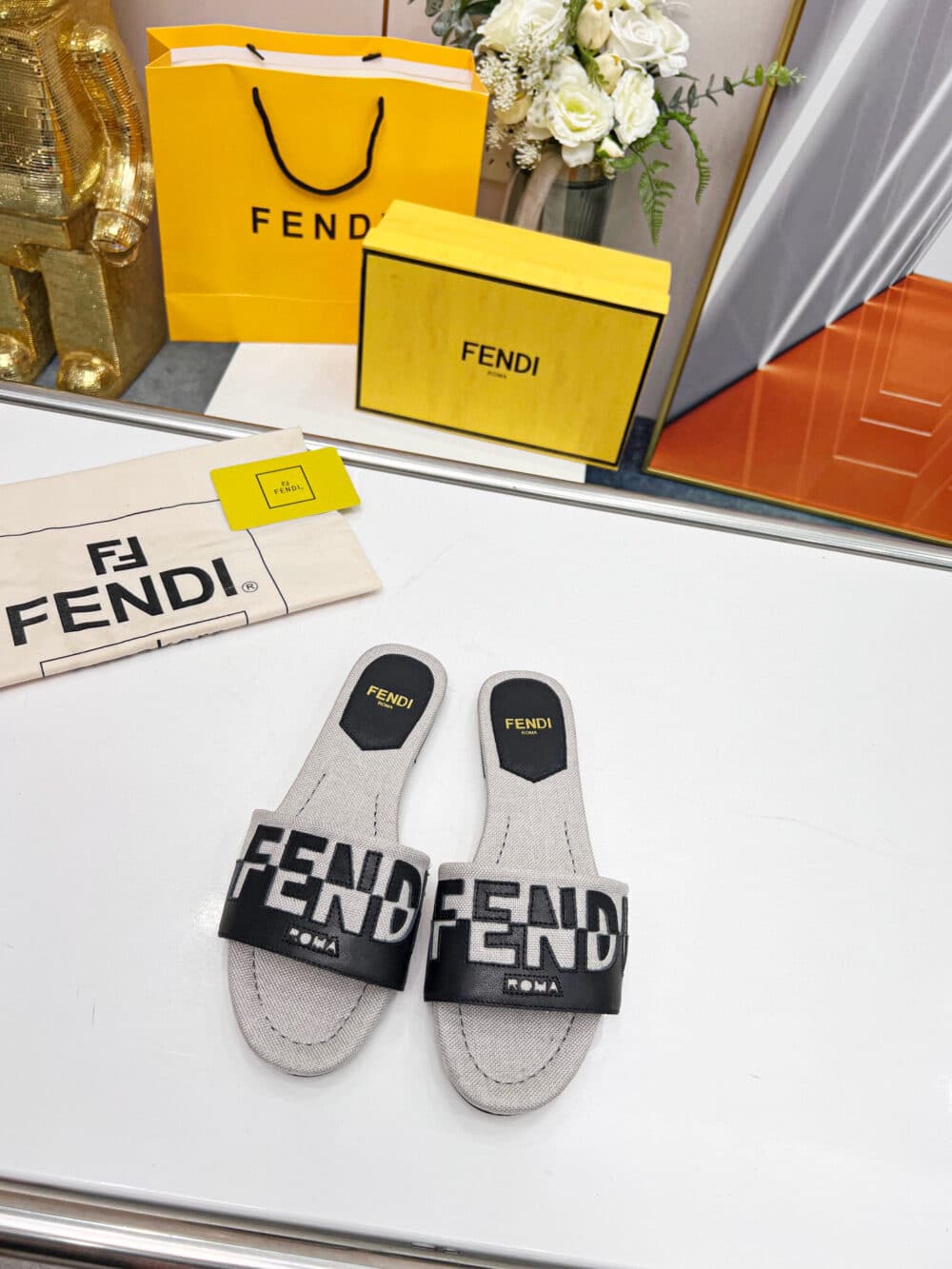 FENDI SIGNATURE CANVAS LEATHER SLIDES BLACK 8R8337AJZUF0WZM - Image 5