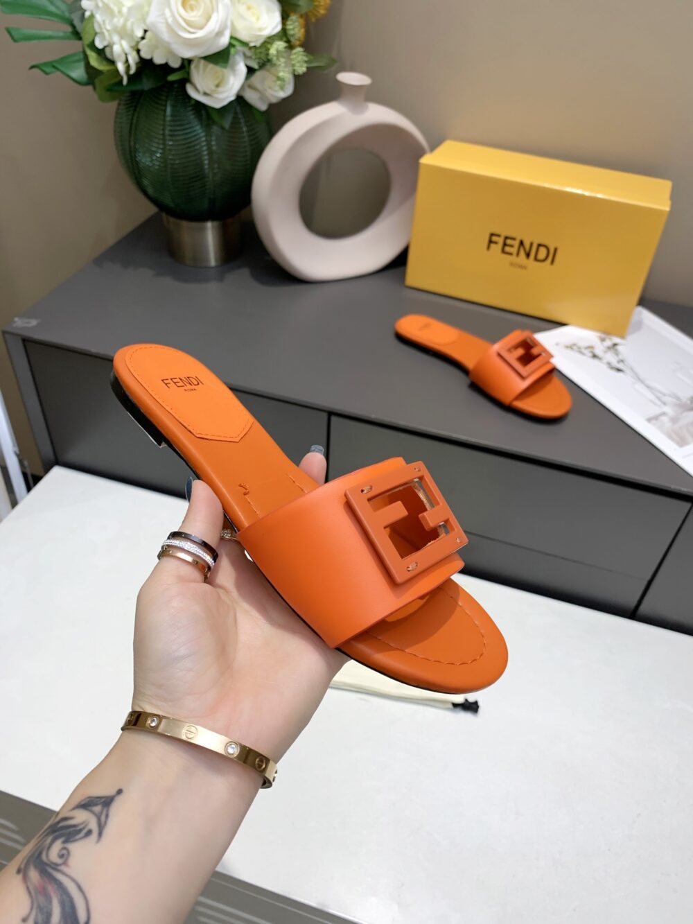 FENDI SIGNATURE LEATHER SANDALS SLIDE ORANGE - Image 3