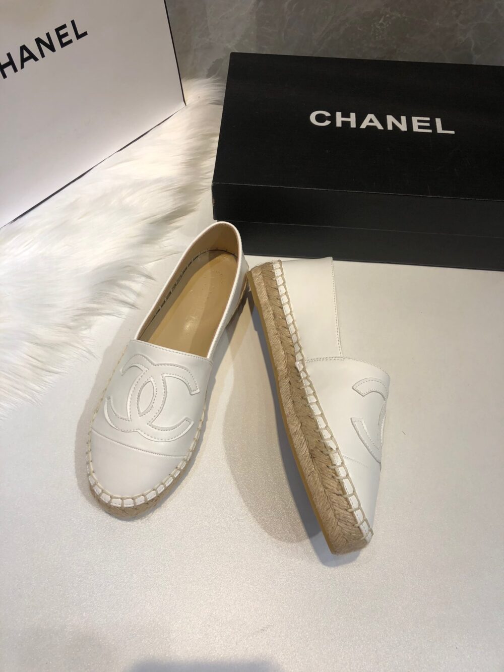 CHANEL EMBROIDERED ESPADRILLE LEATHER CAP TOE FLATS WHITE - Image 5