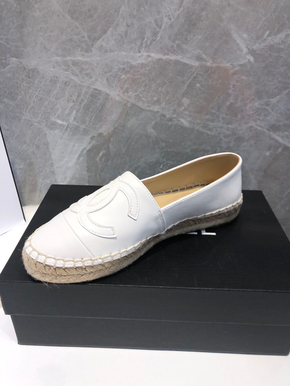 CHANEL EMBROIDERED ESPADRILLE LEATHER CAP TOE FLATS WHITE - Image 6