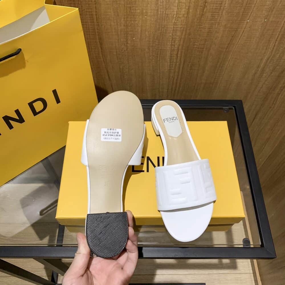 FENDI SILK COWHIDE SLIPPERS WHITE - Image 4