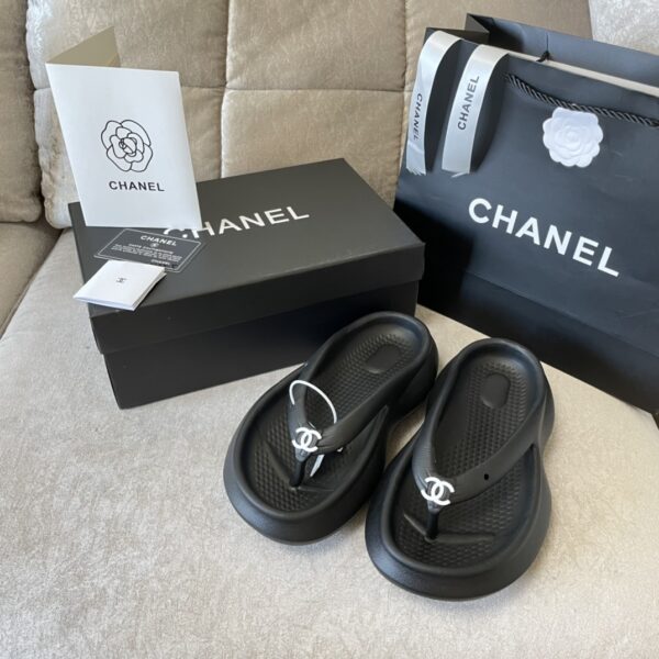 CHANEL FLIP FLOP SANDALS BLACK – Emlina