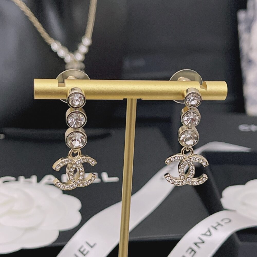 CHANEL CRYSTAL CC DROP EARRINGS GOLD - Image 4