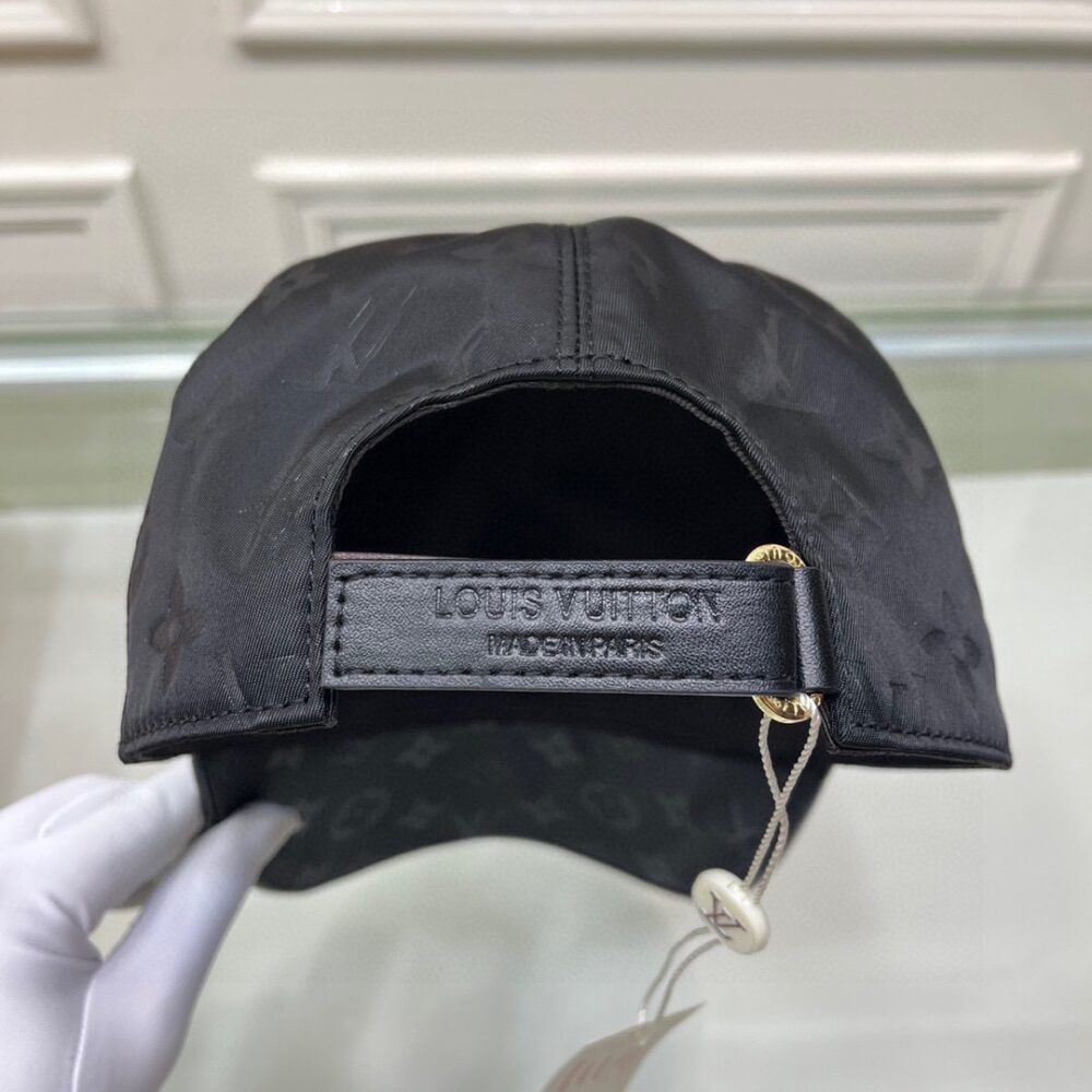 LOUIS VUITTON MONOGRAM CAP BLACK - Image 3