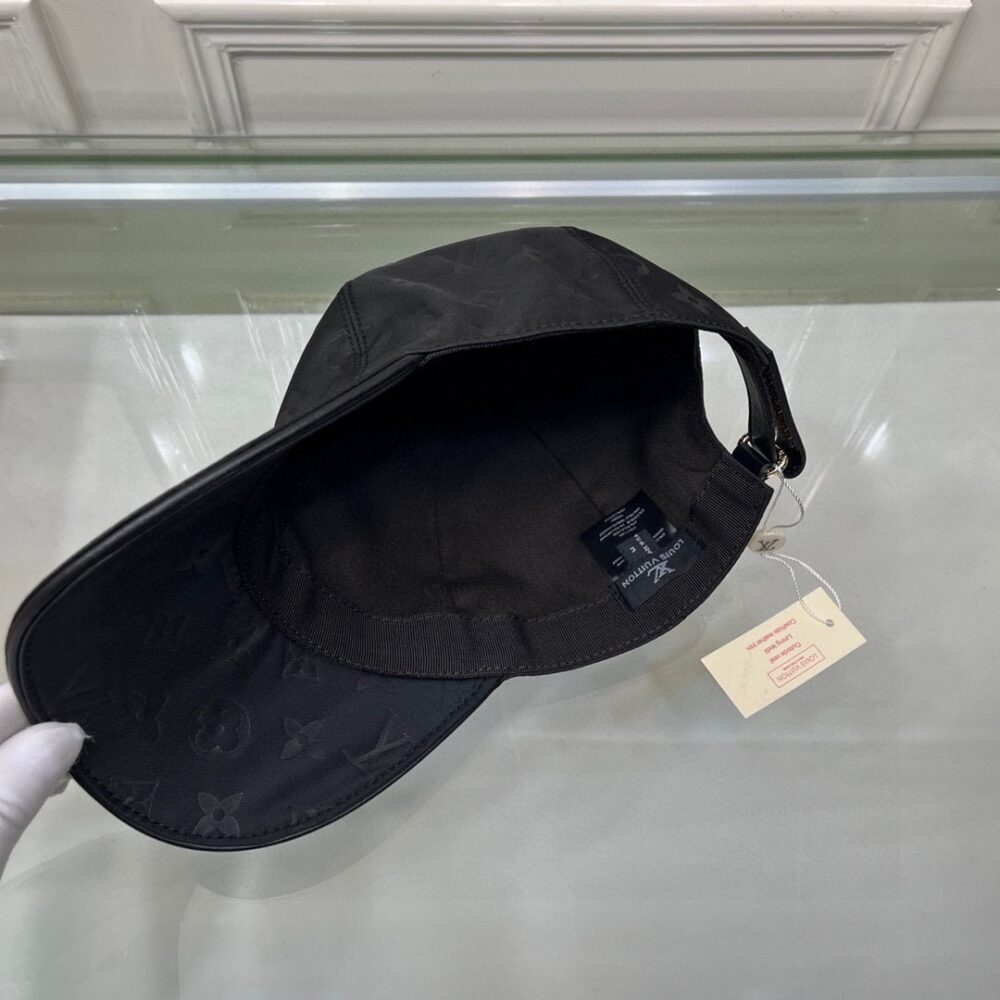 LOUIS VUITTON MONOGRAM CAP BLACK - Image 6