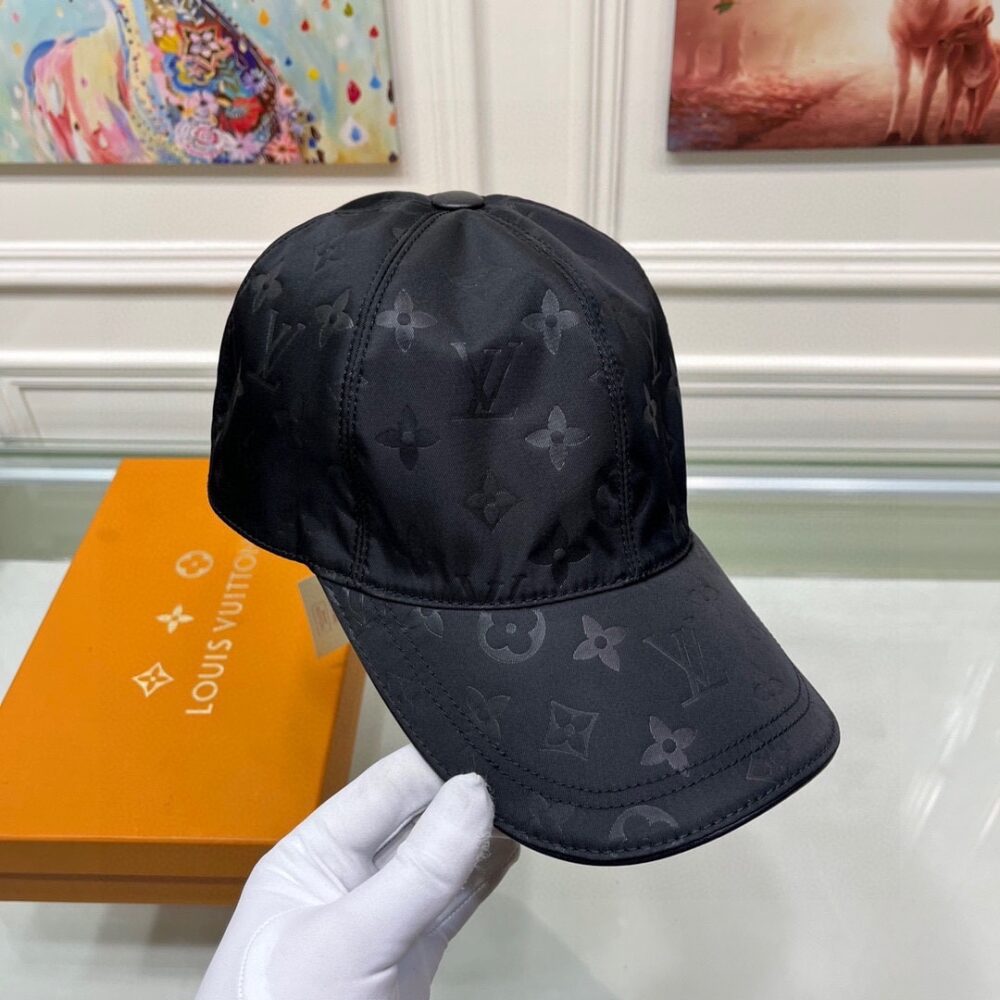 LOUIS VUITTON MONOGRAM CAP BLACK - Image 5