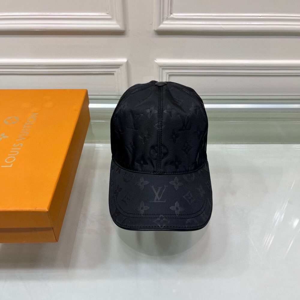 LOUIS VUITTON MONOGRAM CAP BLACK - Image 10