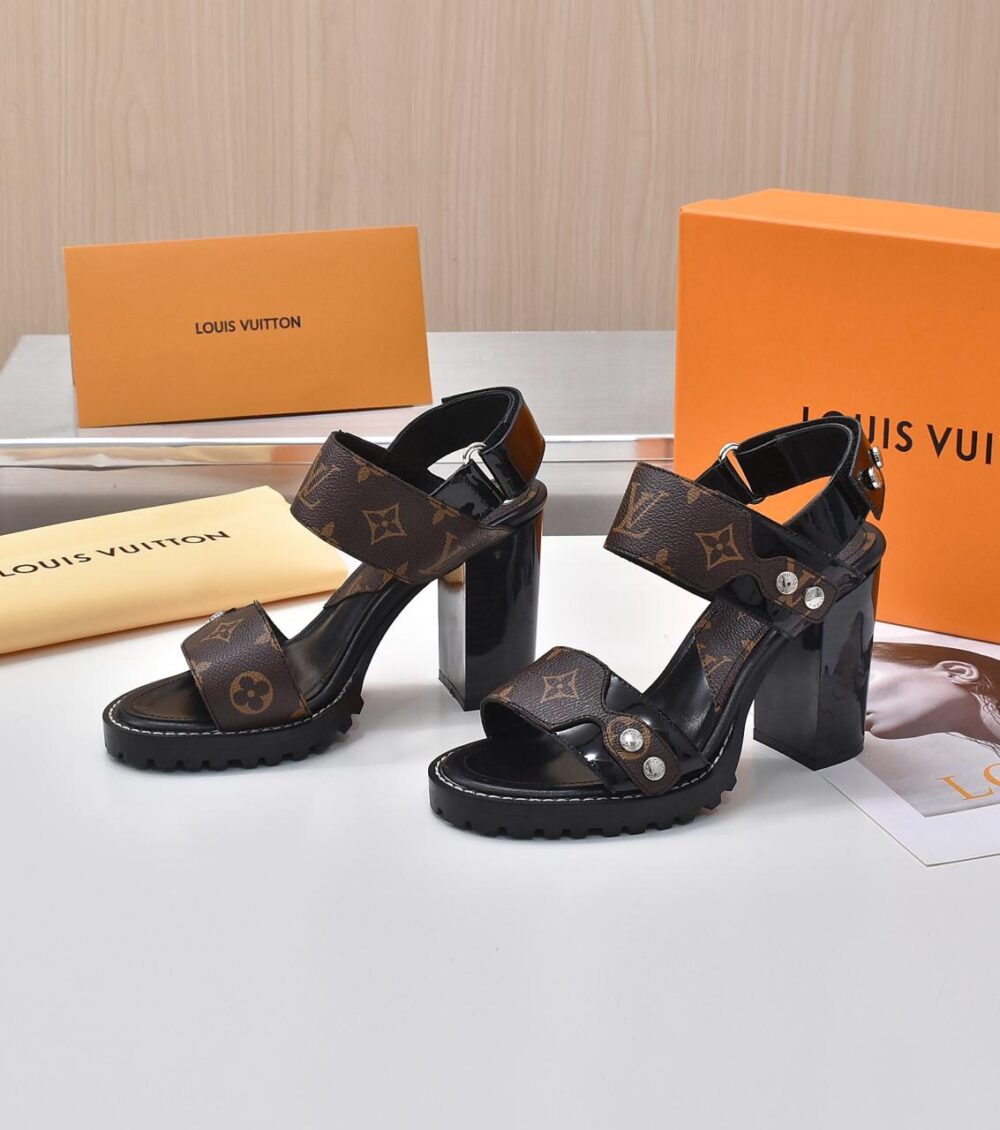 LOUIS VUITTON STAR TRAIL SANDALS MONOGRAM - Image 6