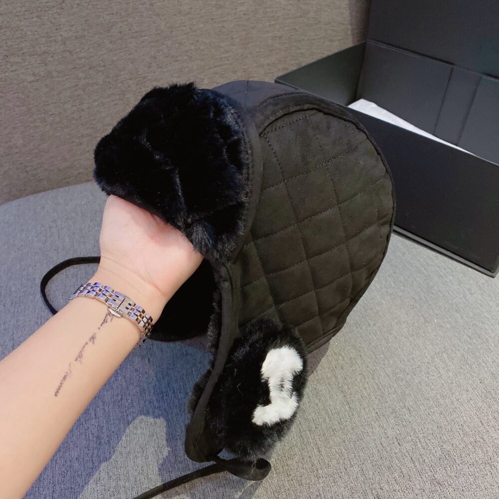 CHANEL SHEEPSKIN AVIATOR SHEARLING HAT BLACK - Image 5