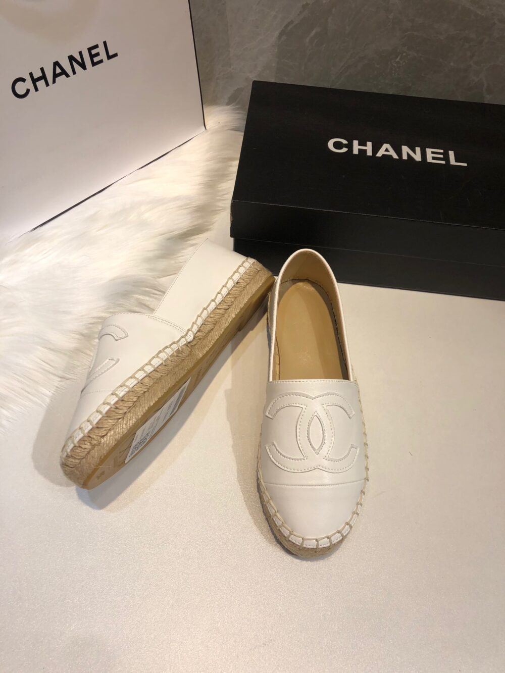 CHANEL EMBROIDERED ESPADRILLE LEATHER CAP TOE FLATS WHITE - Image 7