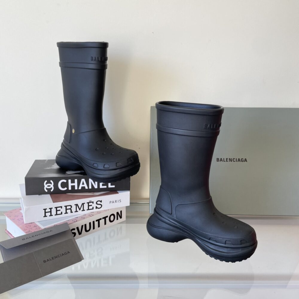 BALENCIAGA CROCS™ BOOT IN BLACK 677384W1S8E1000 - Image 2