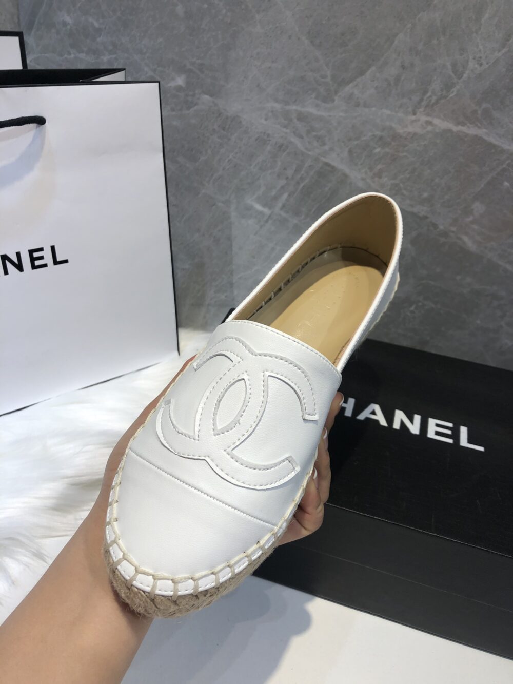 CHANEL EMBROIDERED ESPADRILLE LEATHER CAP TOE FLATS WHITE - Image 9