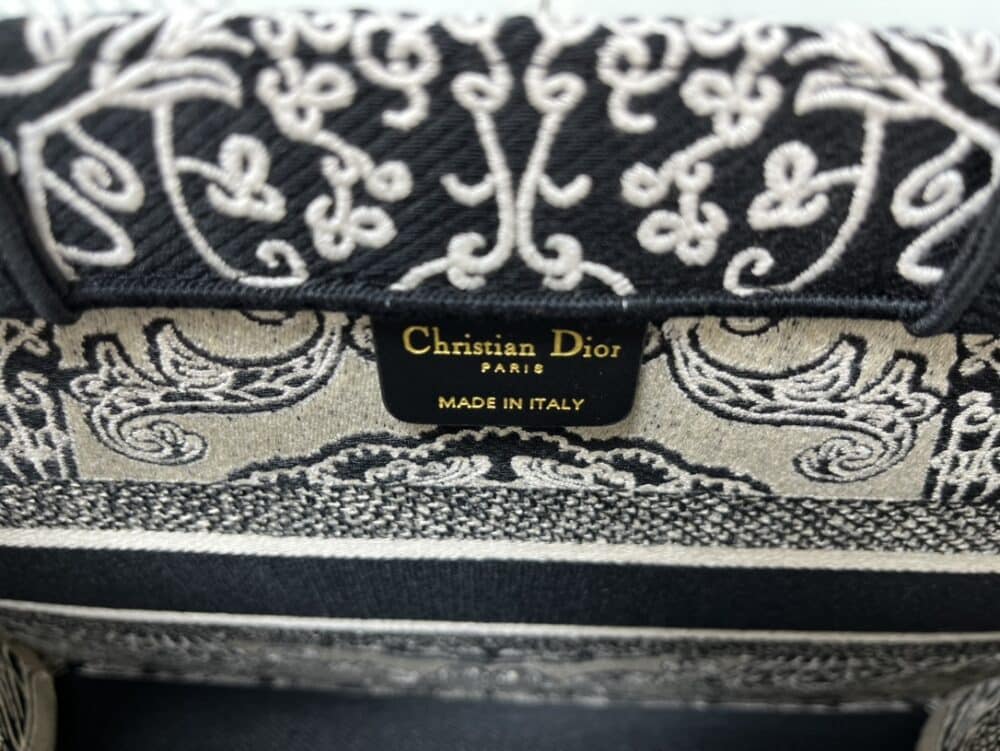 DIOR MEDIUM DIOR BOOK TOTE BLACK 36CM - Image 3