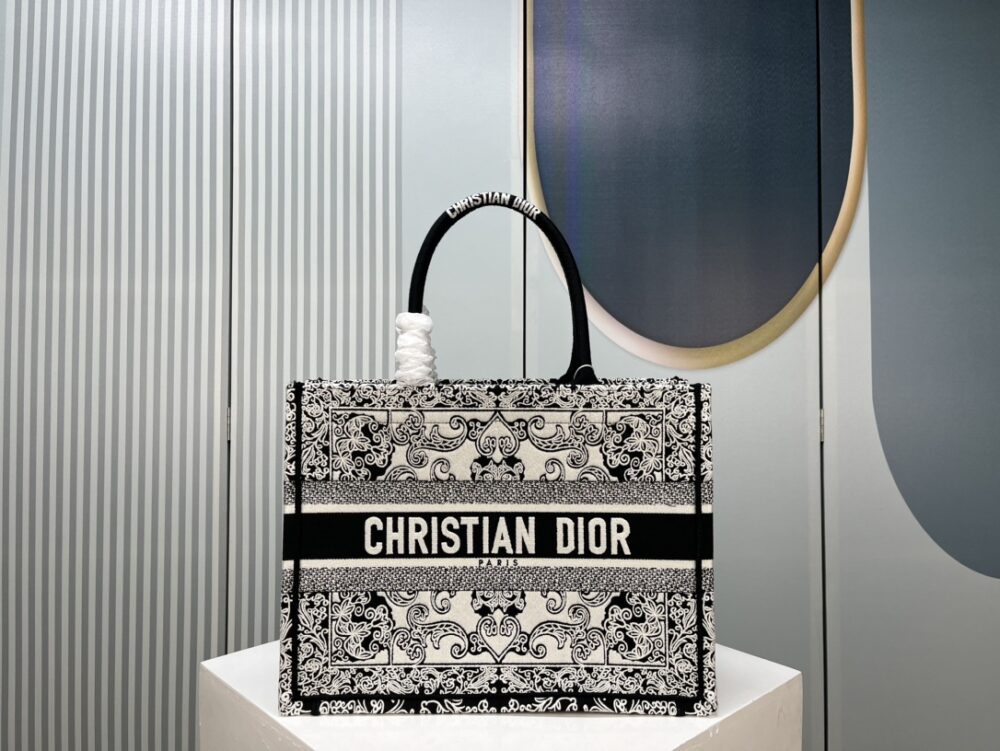 DIOR MEDIUM DIOR BOOK TOTE BLACK 36CM - Image 10