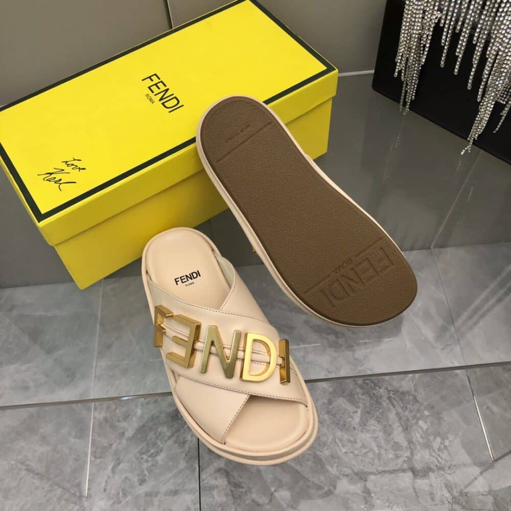 FENDI FENDIGRAPHY LEATHER SLIDES LIGHT PINK - Image 5