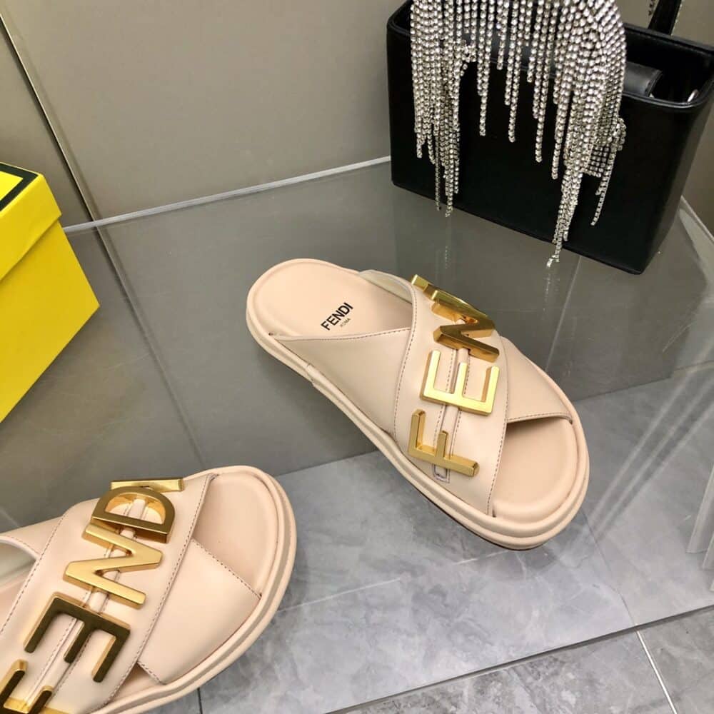 FENDI FENDIGRAPHY LEATHER SLIDES LIGHT PINK - Image 6