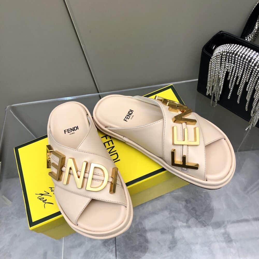 FENDI FENDIGRAPHY LEATHER SLIDES LIGHT PINK - Image 8