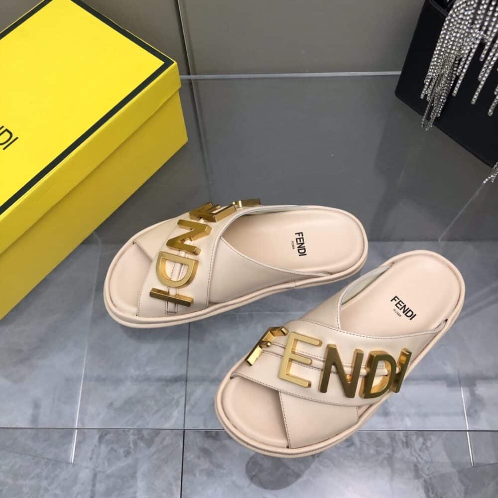 FENDI FENDIGRAPHY LEATHER SLIDES LIGHT PINK - Image 9