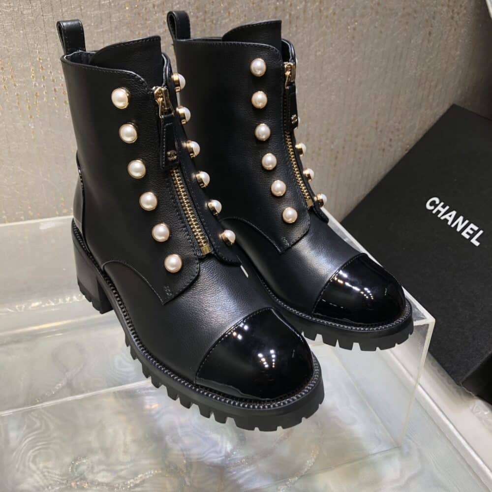 CHANEL CC PEARL FRONT ZIPPER SHORT BOOTS BLACK - Image 10