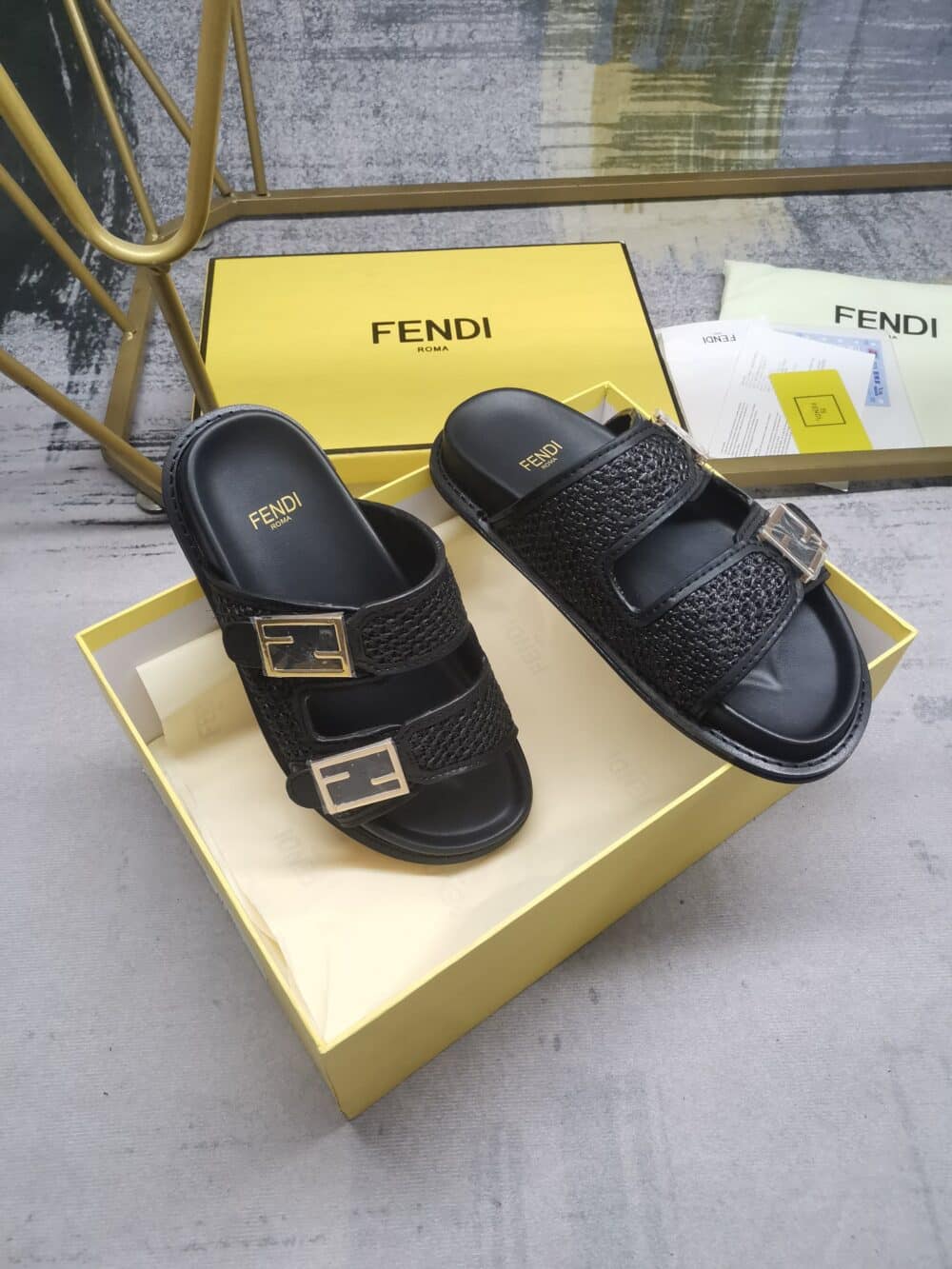 FENDI FEEL LEATHER SANDALS BLACK - Image 6