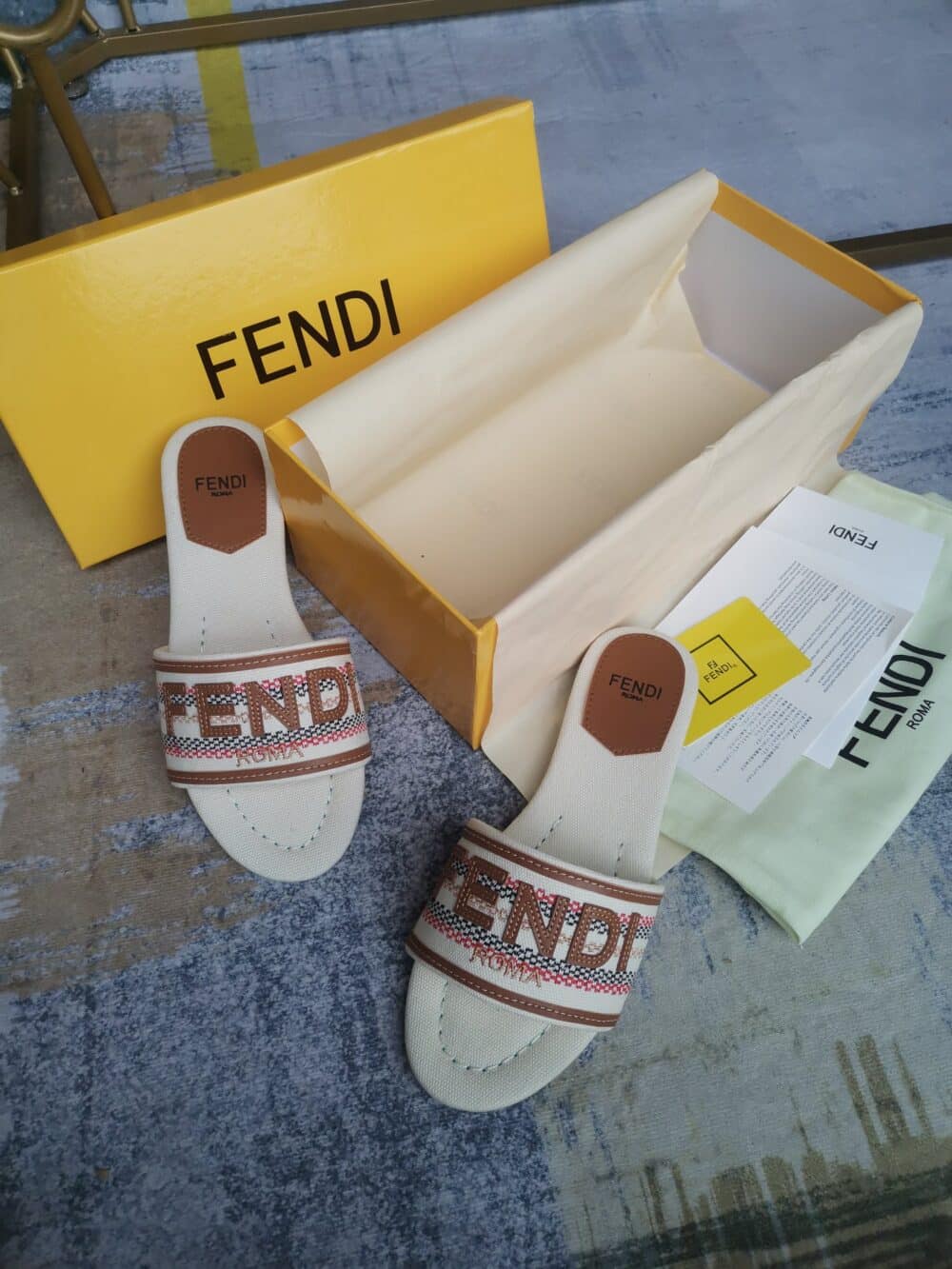 FENDI SIGNATURE BEIGE CANVAS SLIDES 8R8092AO0XF1LRU - Image 5