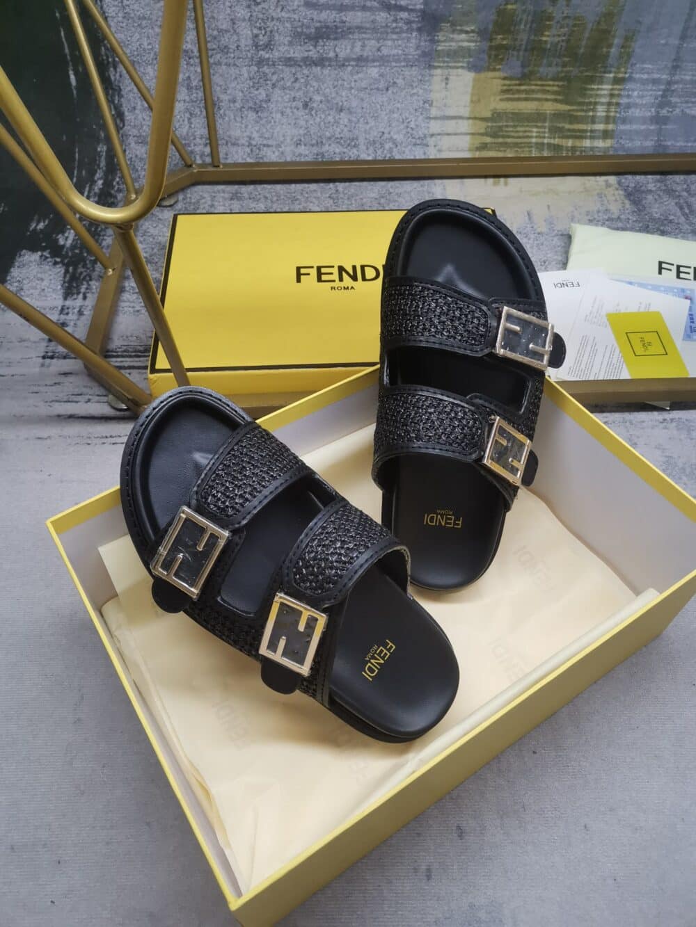 FENDI FEEL LEATHER SANDALS BLACK - Image 5