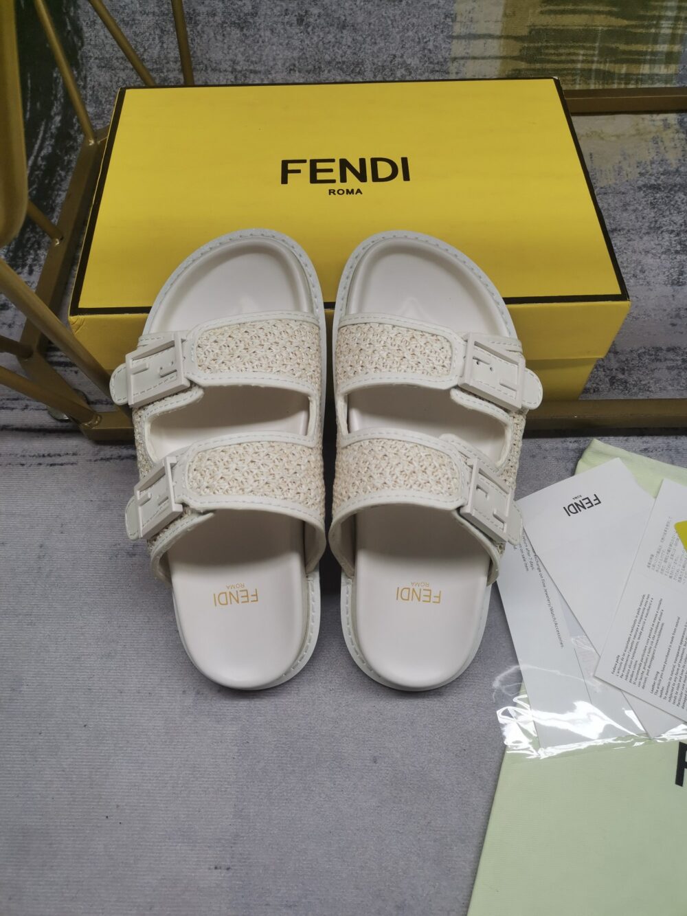 FENDI FEEL LEATHER SANDALS WHITE - Image 5