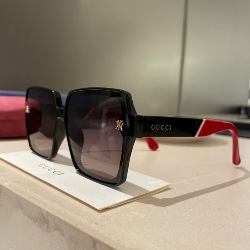 GUCCI SQUARE SUNGLASSES BLACK - Image 3