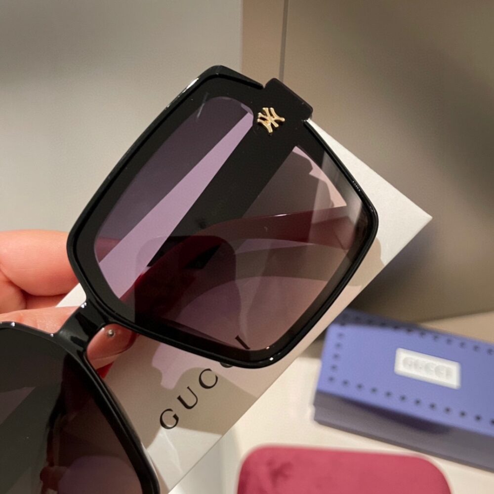 GUCCI SQUARE SUNGLASSES BLACK - Image 7