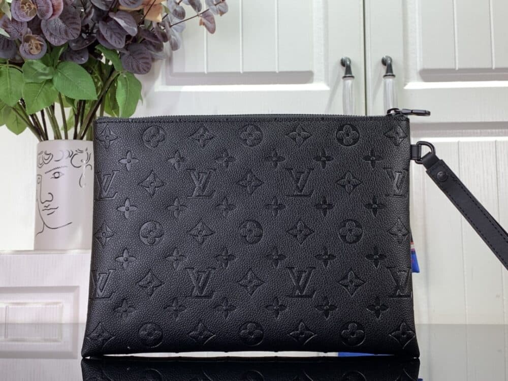 LOUIS VUITTON S LOCK A4 POUCH BLACK 28CM M80582 - Image 3