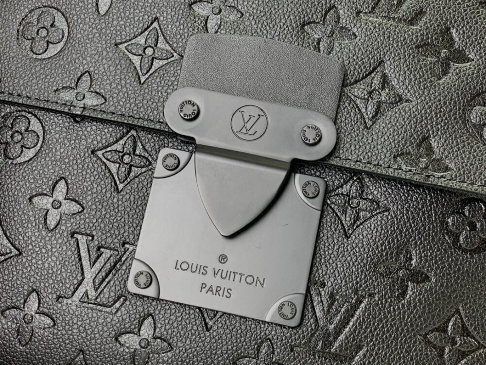 LOUIS VUITTON S LOCK A4 POUCH BLACK 28CM M80582 - Image 6