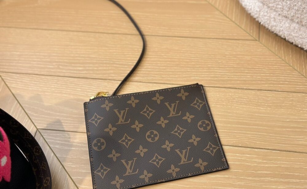 LOUIS VUITTON NEONOE HANDBAG LEATHER AND MONOGRAM TEDDY SHEARLING MM BLACK 26CM M56963 - Image 7