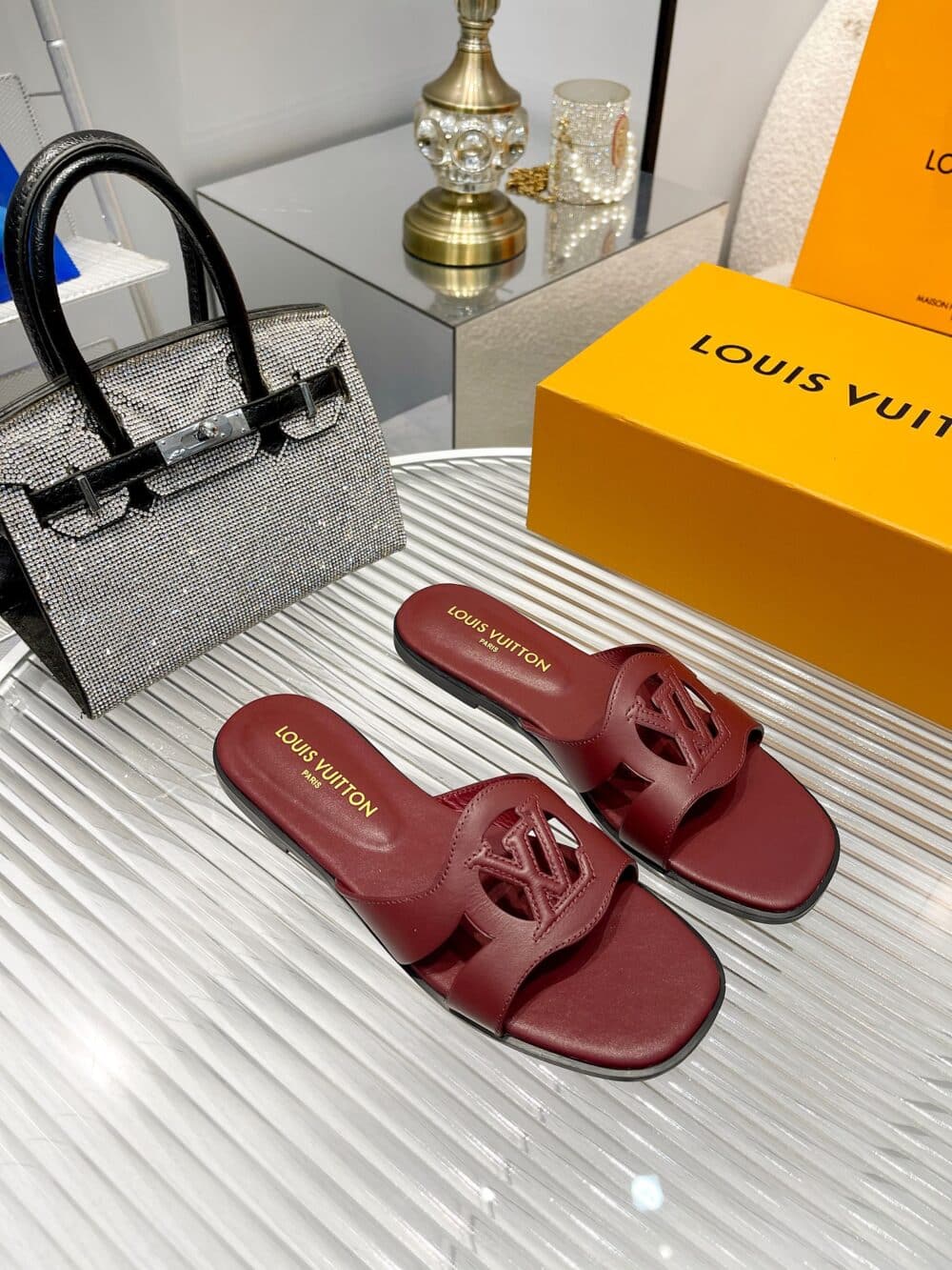 LOUIS VUITTON LV ISOLA FLAT MULE RED 1ABP2W - Image 5