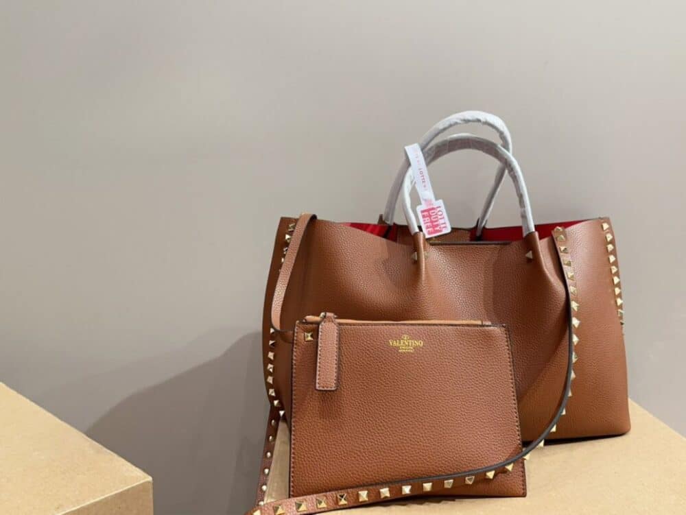 VALENTINO GARAVANI ROCKSTUD LEATHER TOTE BROWN 36CM - Image 9