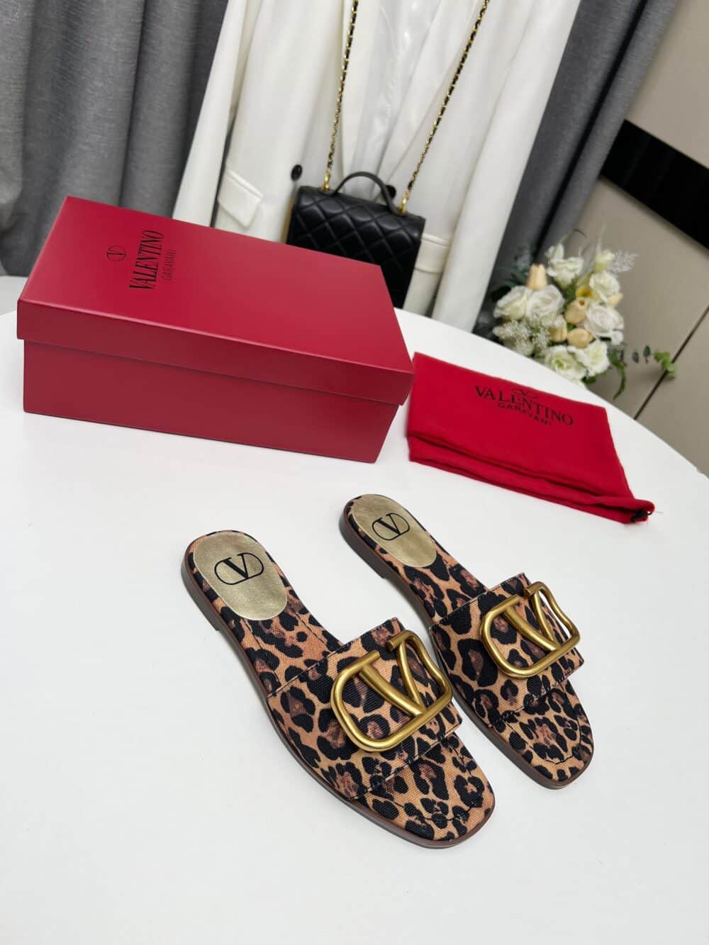 VALENTINO GARAVANI LEOPARD PRINT BUCKLE SANDALS 3W2S0BD5RQY 09J - Image 5