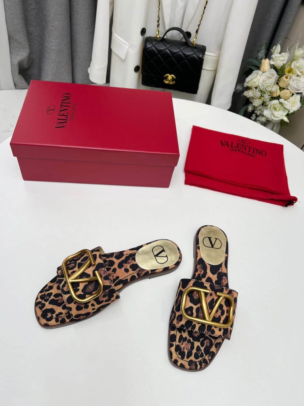 VALENTINO GARAVANI LEOPARD PRINT BUCKLE SANDALS 3W2S0BD5RQY 09J - Image 6