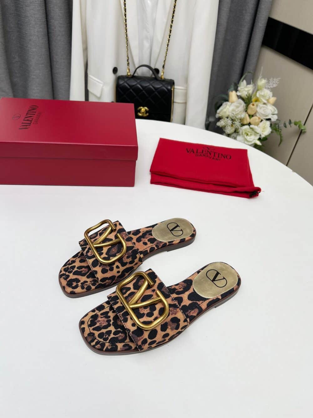 VALENTINO GARAVANI LEOPARD PRINT BUCKLE SANDALS 3W2S0BD5RQY 09J - Image 8