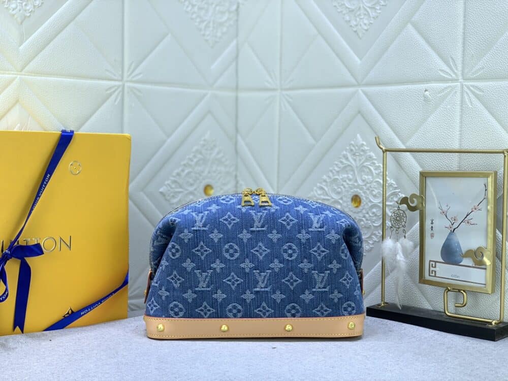 LOUIS VUITTON POCHETTE COSMÉTIQUE GM DENIM BLUE 27CM M24317 - Image 5