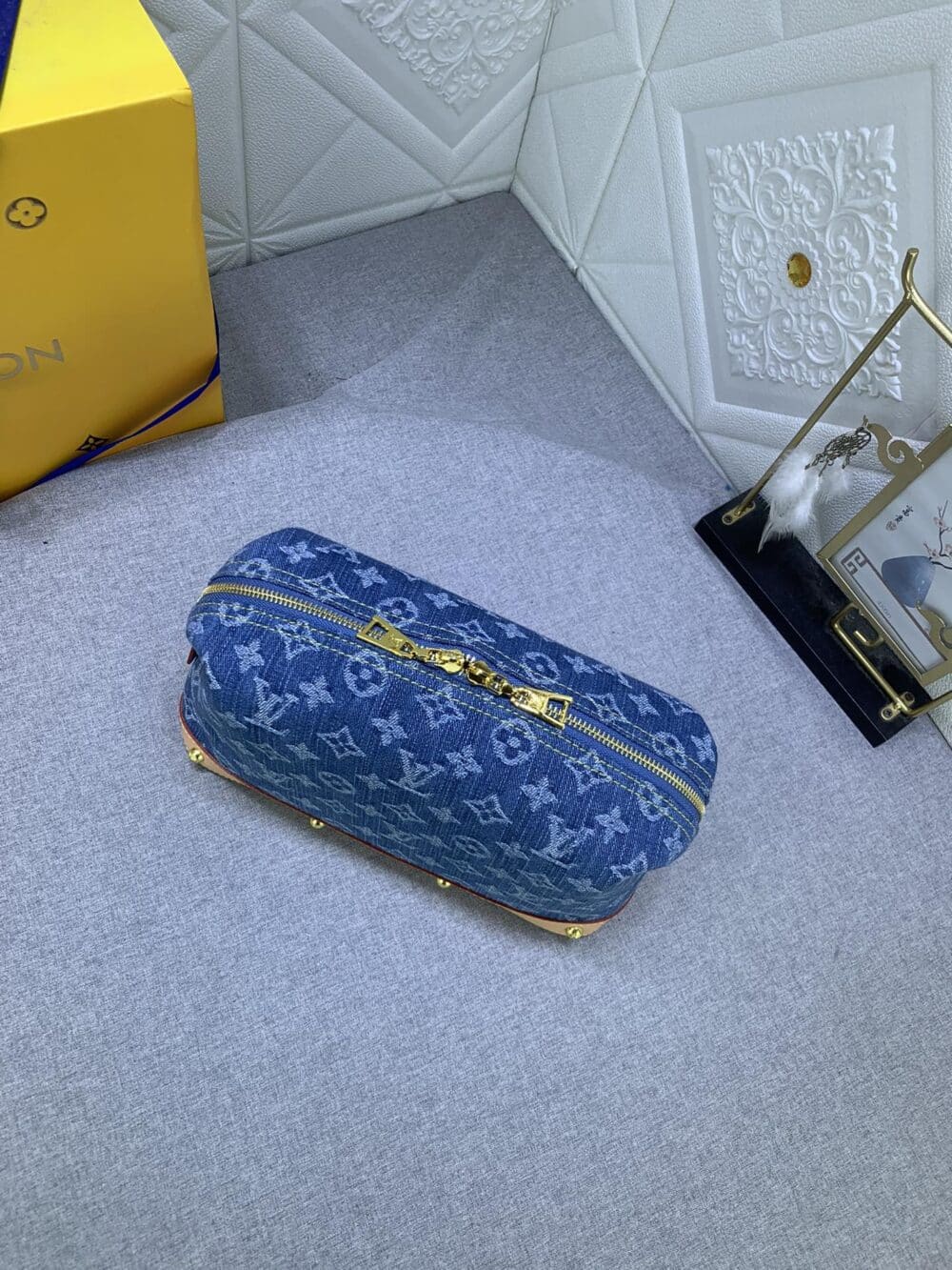 LOUIS VUITTON POCHETTE COSMÉTIQUE GM DENIM BLUE 27CM M24317 - Image 9