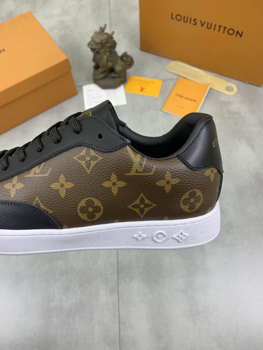 LOUIS VUITTON SNEAKER CALFSKIN MONOGRAM PATTERN IN BROWN - Image 7