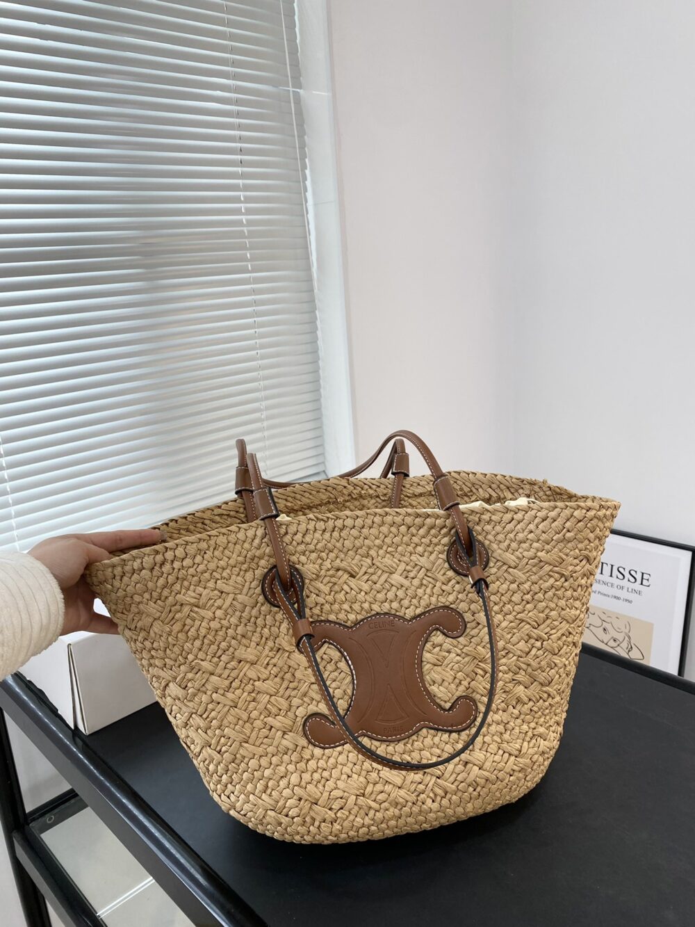 CELINE TRIOMPHE PANIER IN RAFFIA AND CALFSKIN TAN 31CM - Image 3