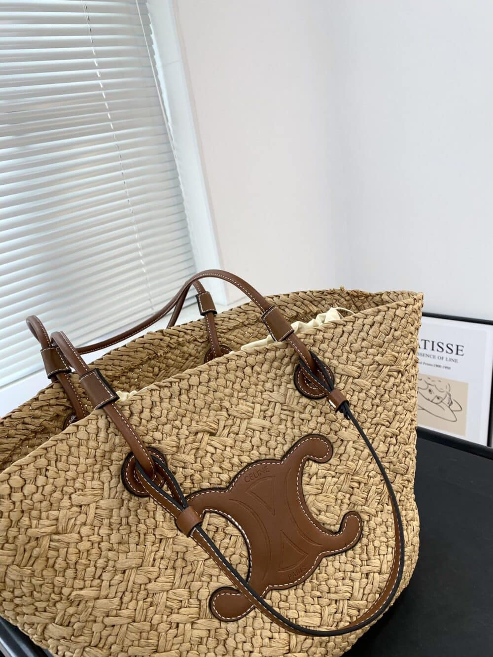 CELINE TRIOMPHE PANIER IN RAFFIA AND CALFSKIN TAN 31CM - Image 4