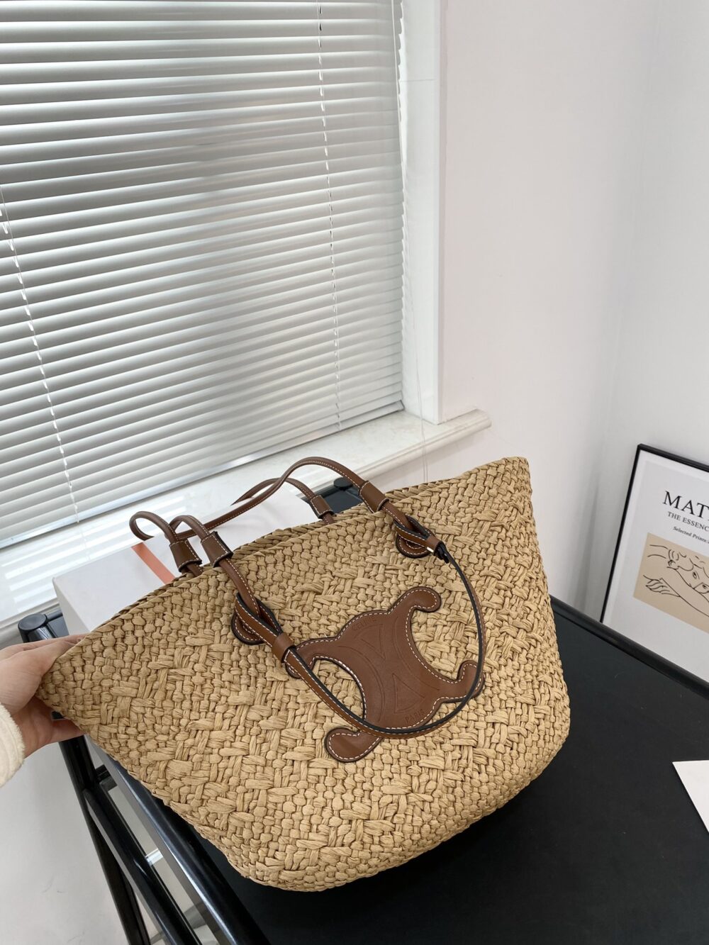 CELINE TRIOMPHE PANIER IN RAFFIA AND CALFSKIN TAN 31CM - Image 5