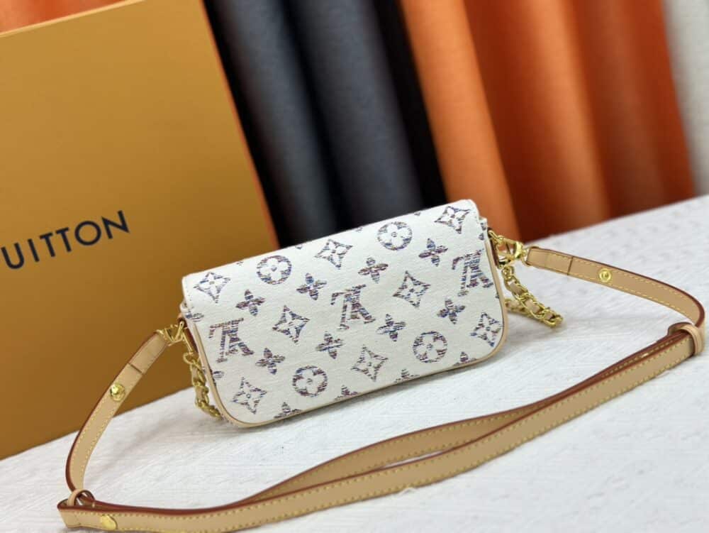 LOUIS VUITTON WALLET ON CHAIN IVY MULTICOLOR WHITE 23CM M83499 - Image 5