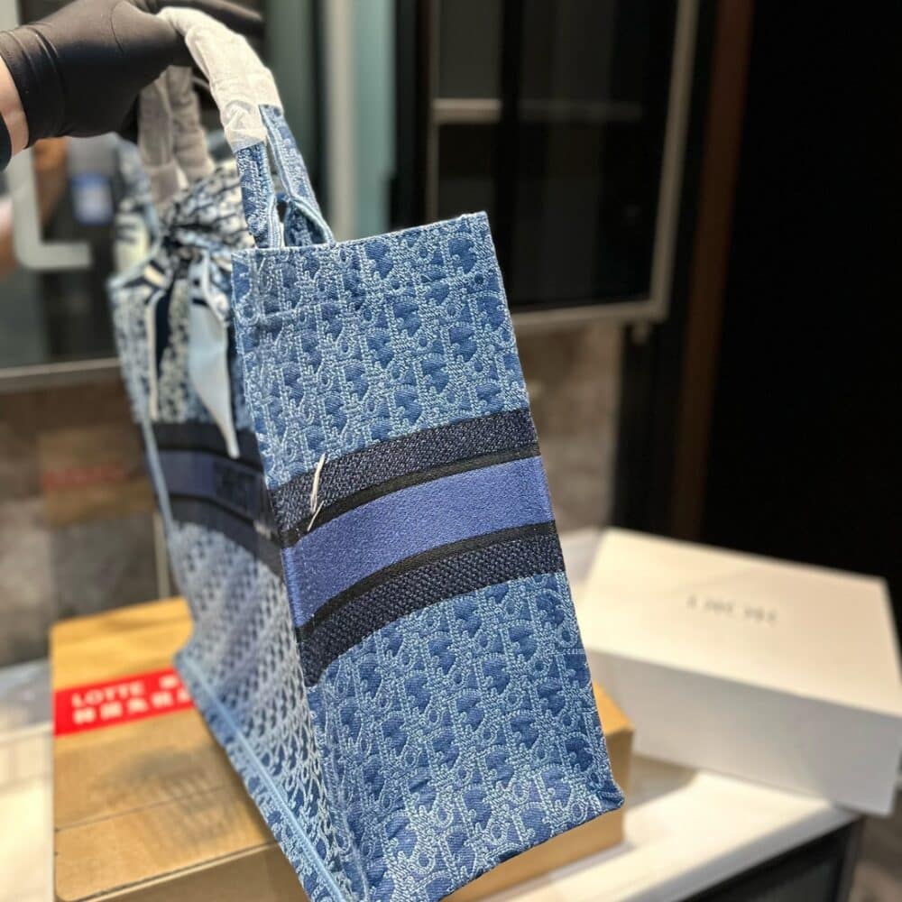 DIOR MEDIUM BOOK TOTE DENIM OBLIQUE JACQUARD BLUE 35CM M1296ZEGC M49E - Image 7