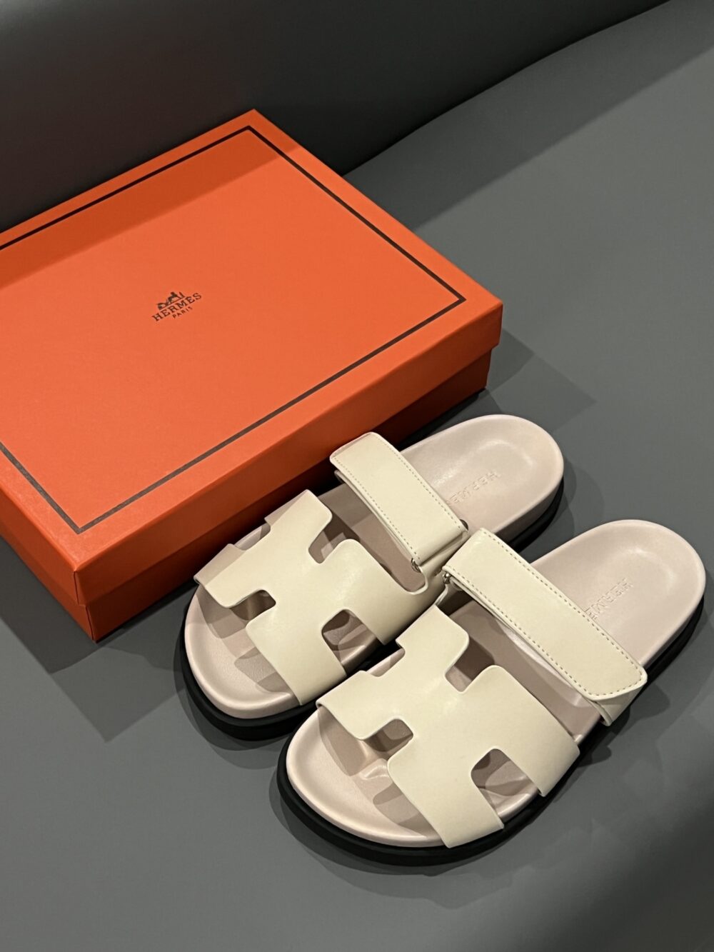 HERMES CHYPRE SANDAL CALFSKIN BEIGE - Image 7