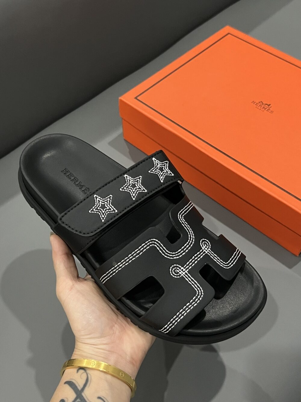 HERMES CHYPRE SANDAL STAR STITCHED NOIR H232142Z 02340 - Image 4